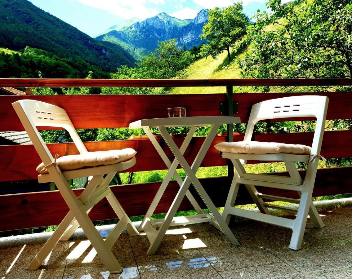 Apartment And Garden House Among The Mountains Podbrdo Exteriér fotografie